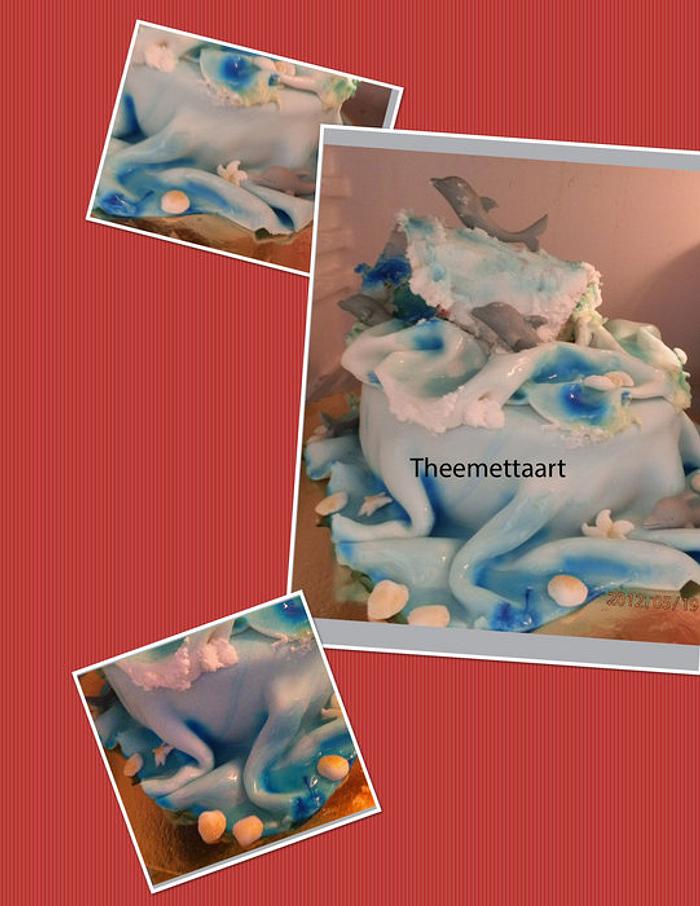 Dolphin cake with wave