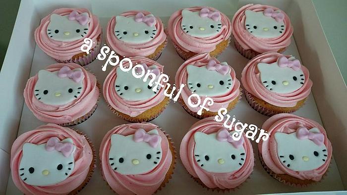 hello kitty cupcakes