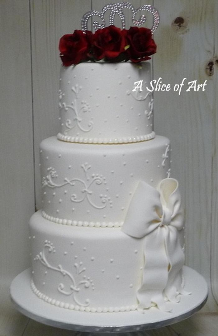 Buttercream iced cake with piping