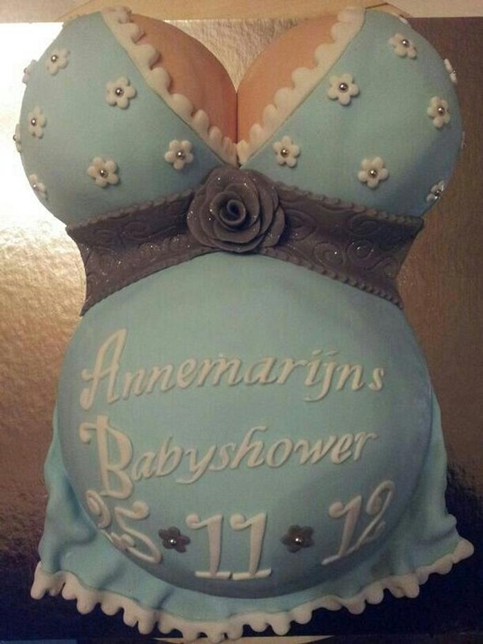 Lovely babyshower cake