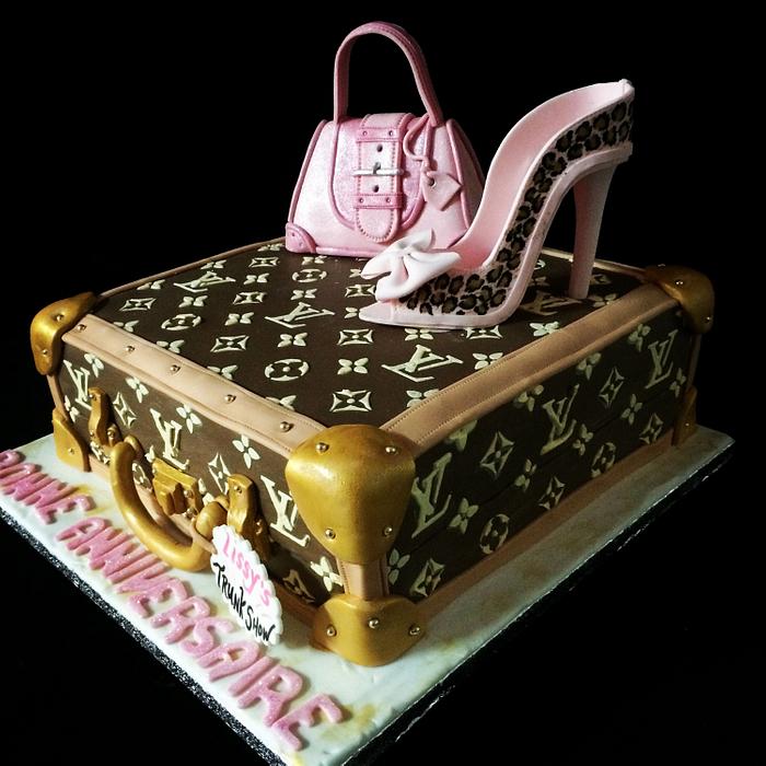 Traveling In Style..... LV & Chanel.... Fashion in Cake