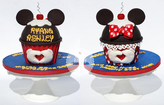 Mickey Loves Minnie