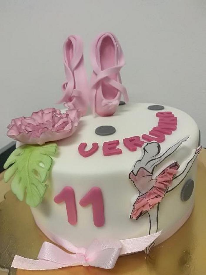 Cake witch ballerine