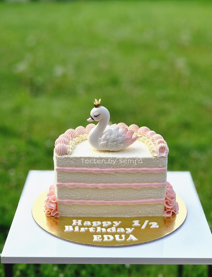 swan cake for 1/2 years old