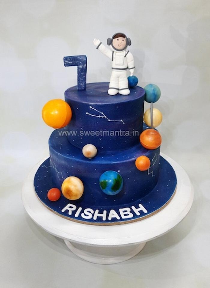Astronaut Planets cake