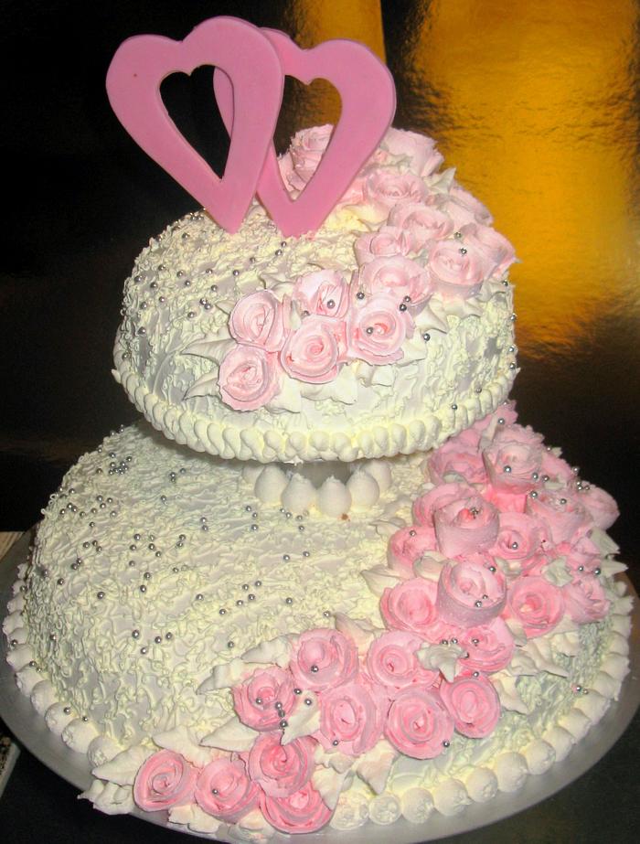 Traditional wedding cake