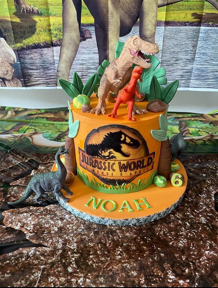 Jurassic world cake