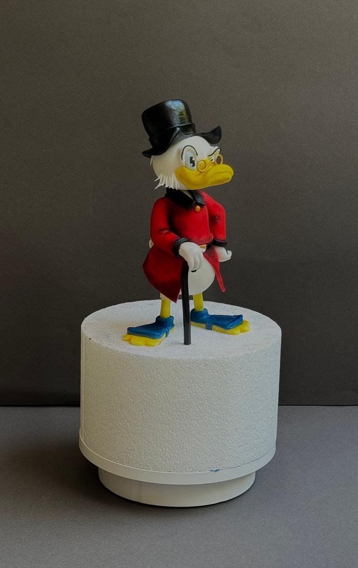 Cake topper Scrooge McDuck! 🎩💰