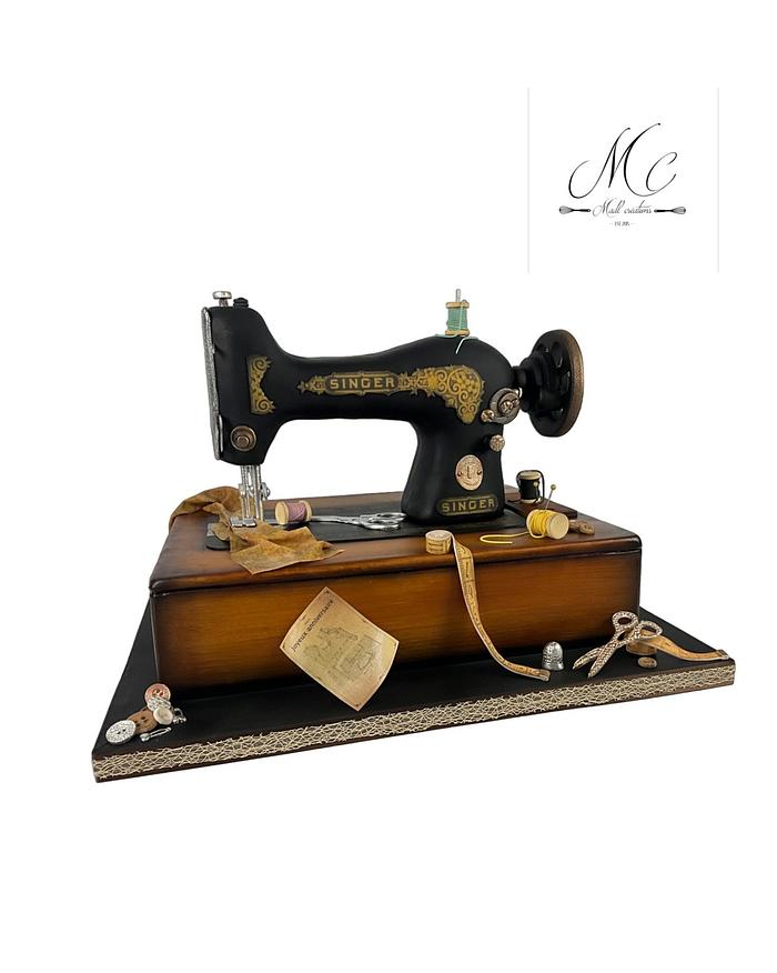 Sewing machine cake singer