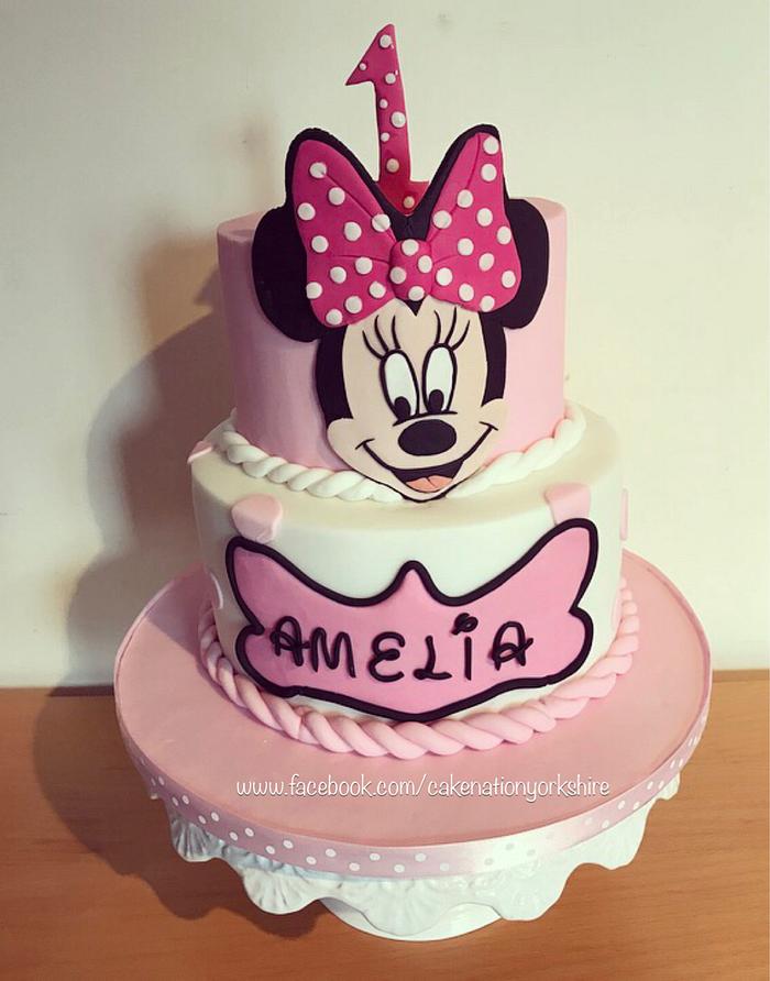 Minnie Mouse cake 