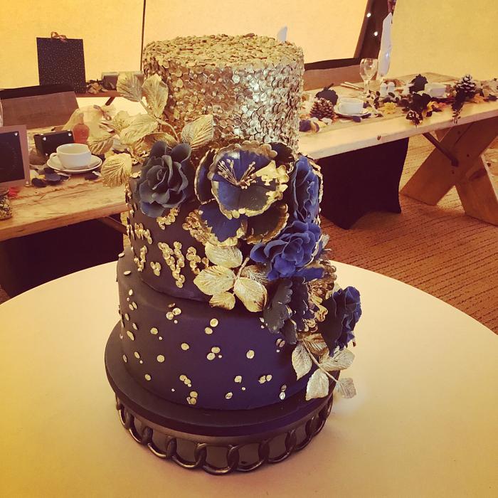 Navy and gold wedding cake 