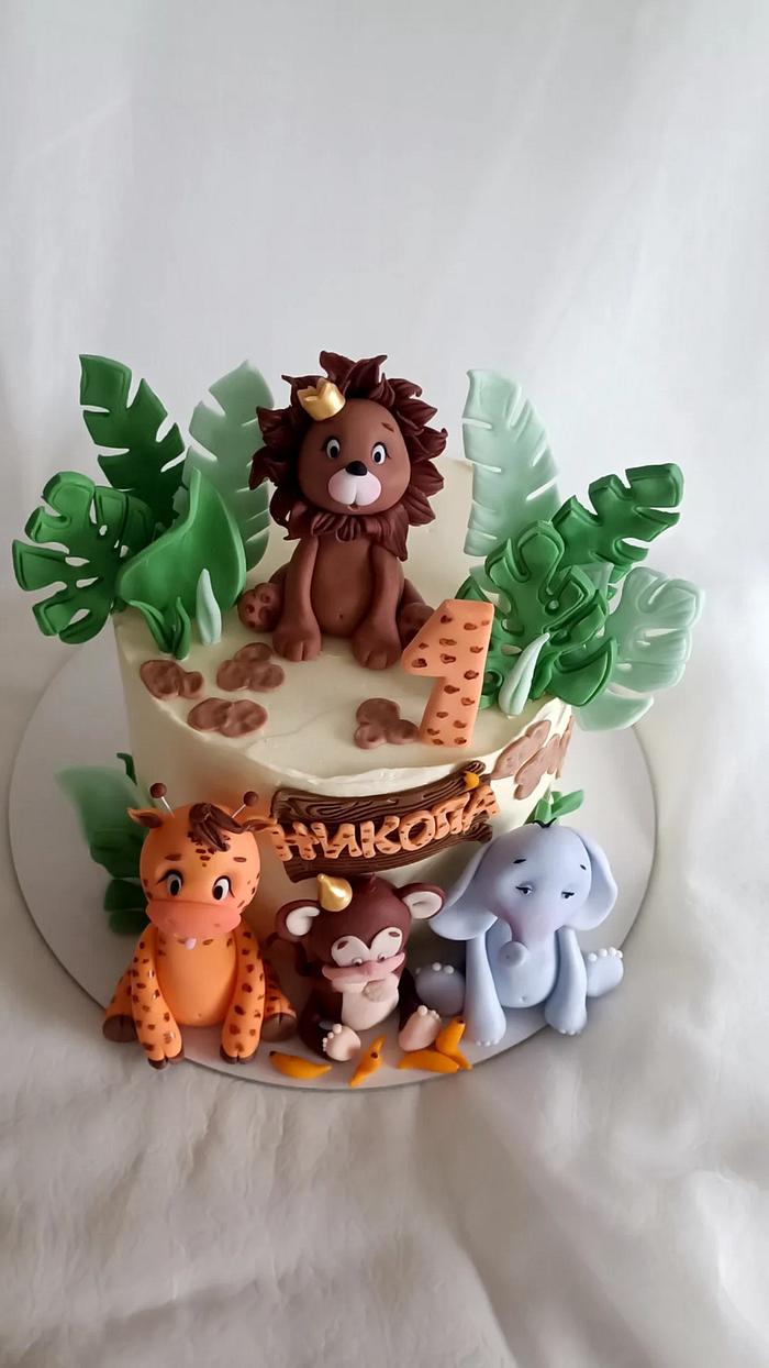 Jungle theme cake for birthday 