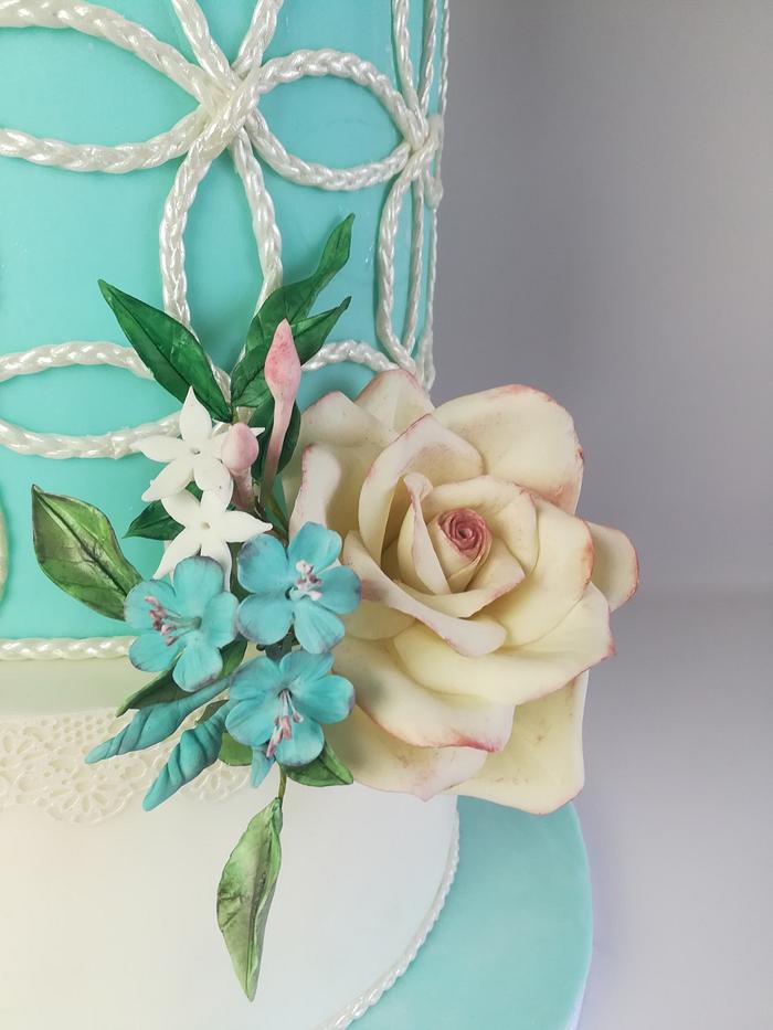 Gentle wedding cake
