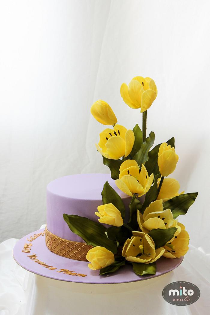 Tulips cake by Mito Sweets 