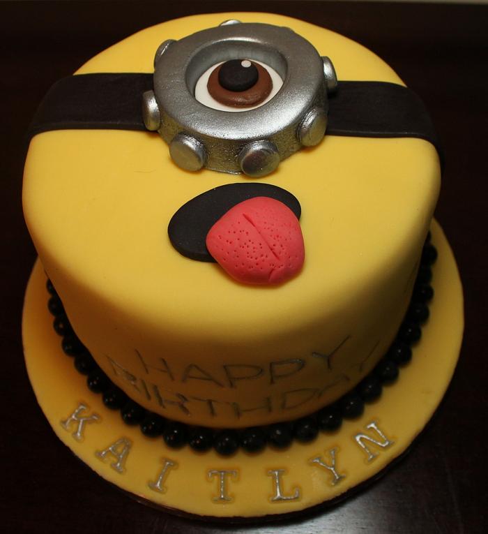 Yellow Minion Face Birthday Cake