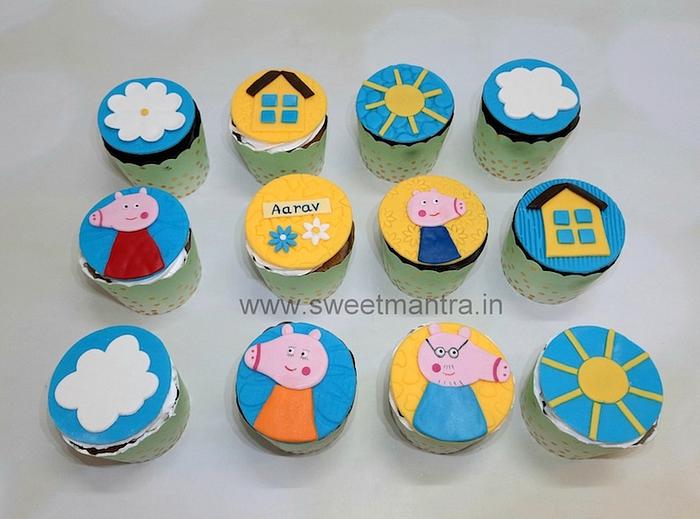 Peppa Pig theme cupcakes