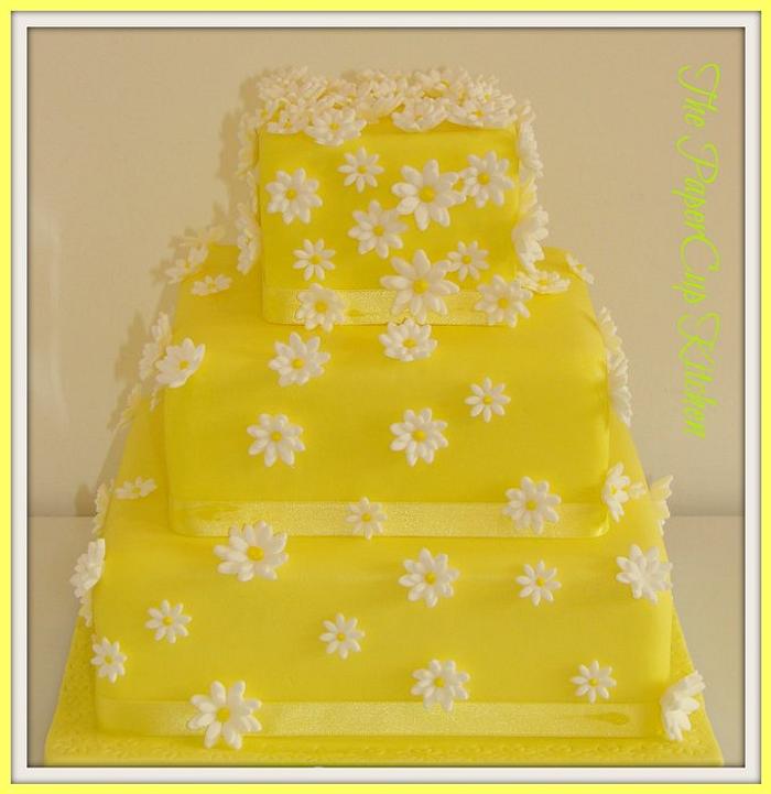 Daisy Delight Wedding Cake