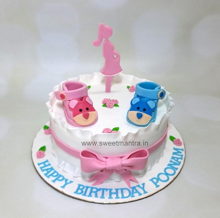Cake for a pregnant woman