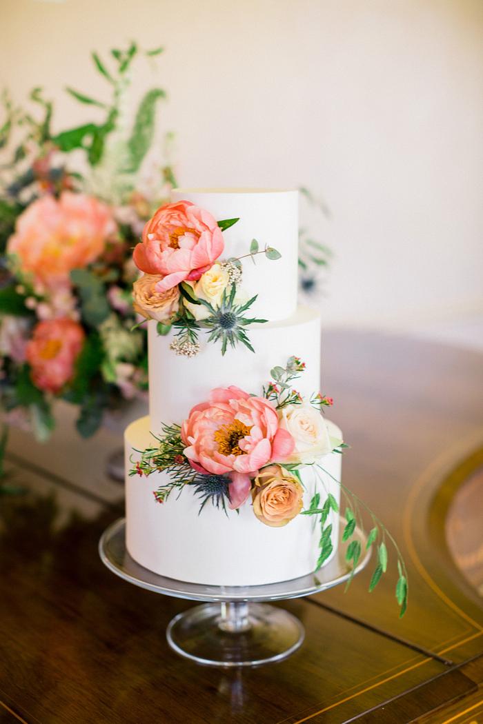 Coral Fresh Flower Wedding Cake