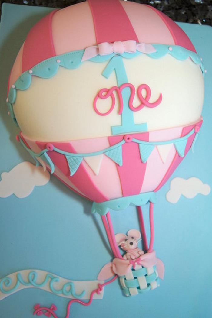 Hot air balloon cake
