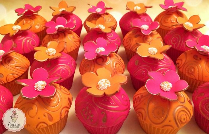 Pink & Orange Mendhi Cupcakes!
