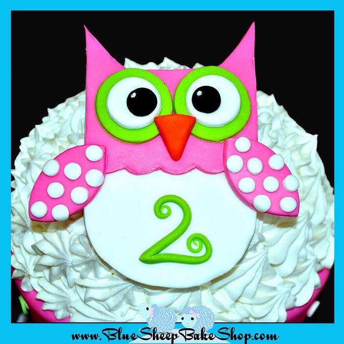 Pink owl giant cupcake cake