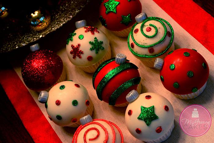 Win Win Ornament Cupcakes