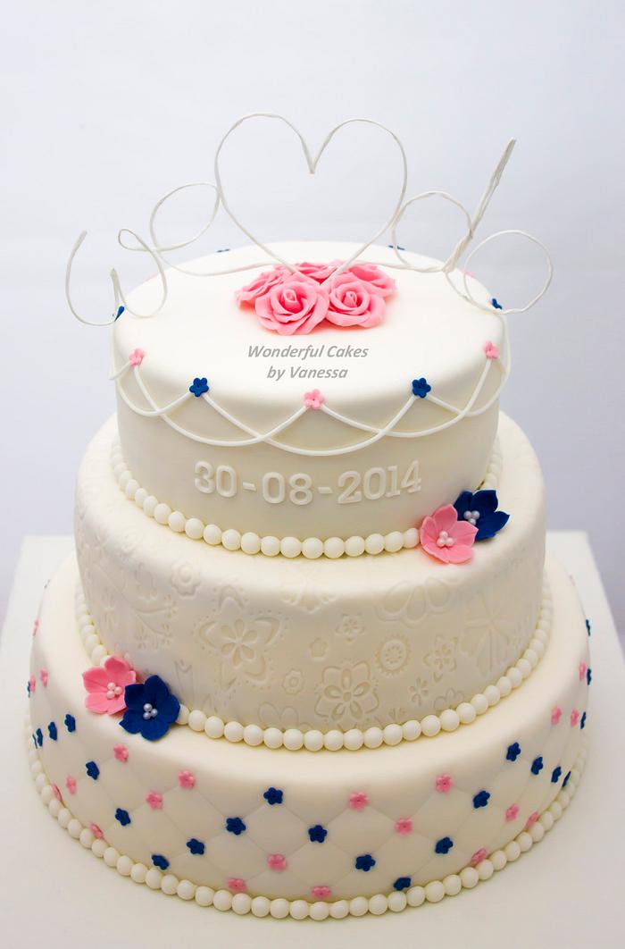 'We do' wedding cake