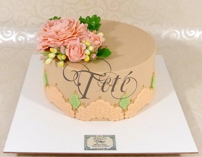 Beautiful pink bouquet cake
