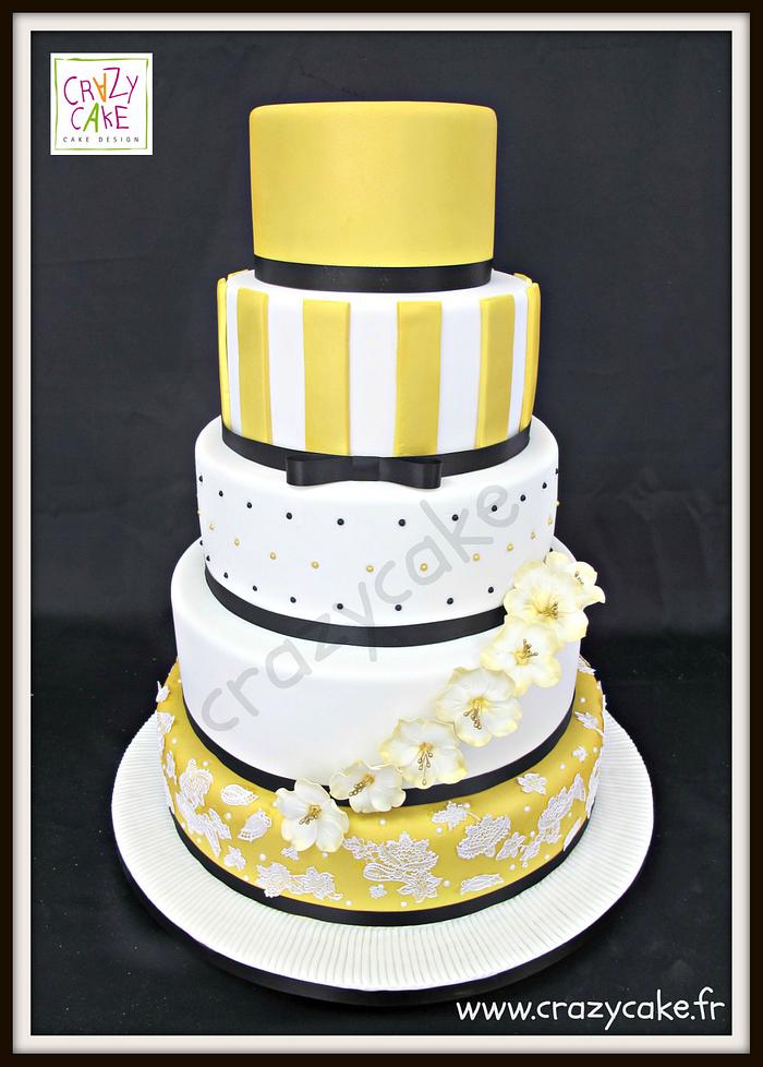 Black, white and gold wedding cake