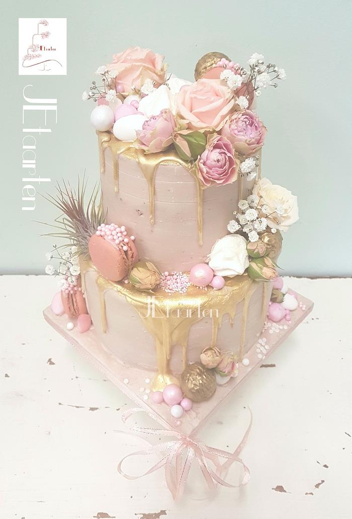 Pink babyshower cake