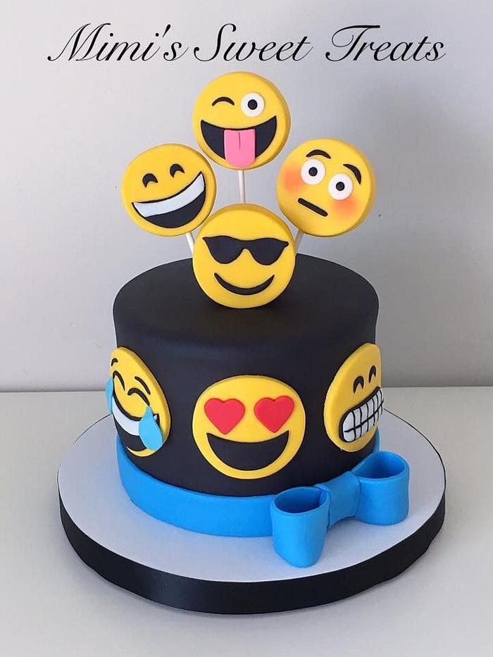 Kiss Emoji Cake (A26) - Dierbergs Markets