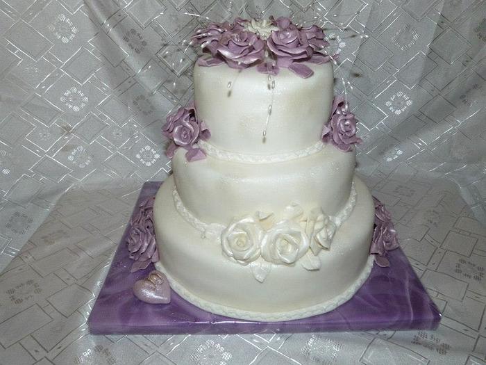 Svadobna tortička bielo-fialova...