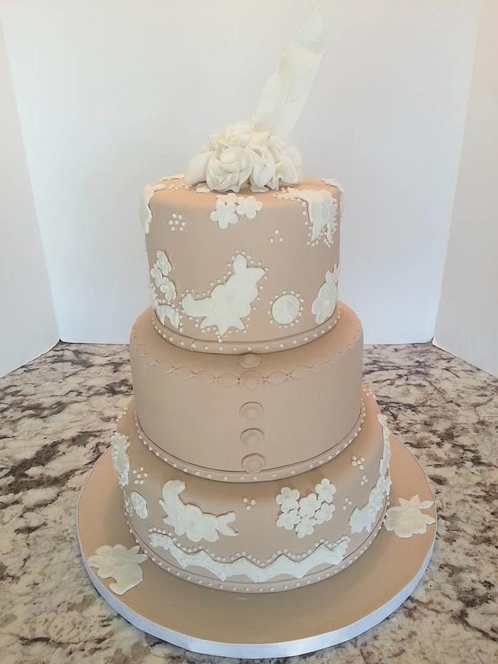 Lace and Feather wedding cake