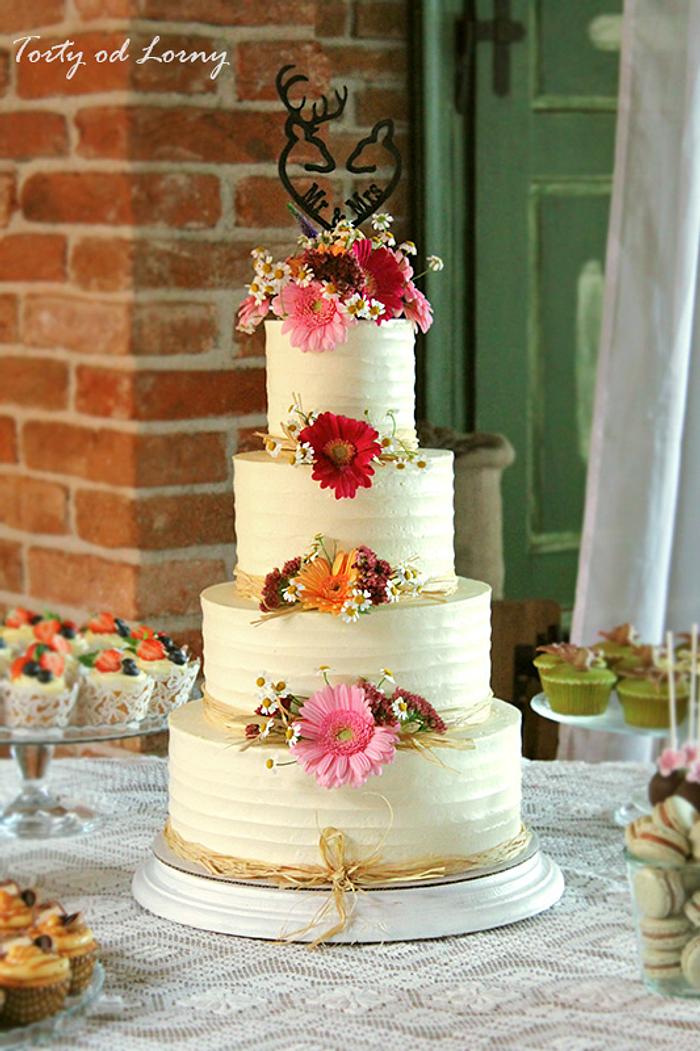 Wedding hunting cake