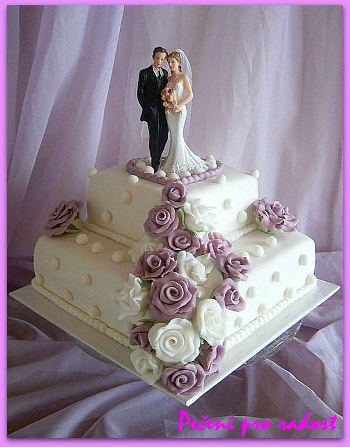 Wedding cake - purple/white