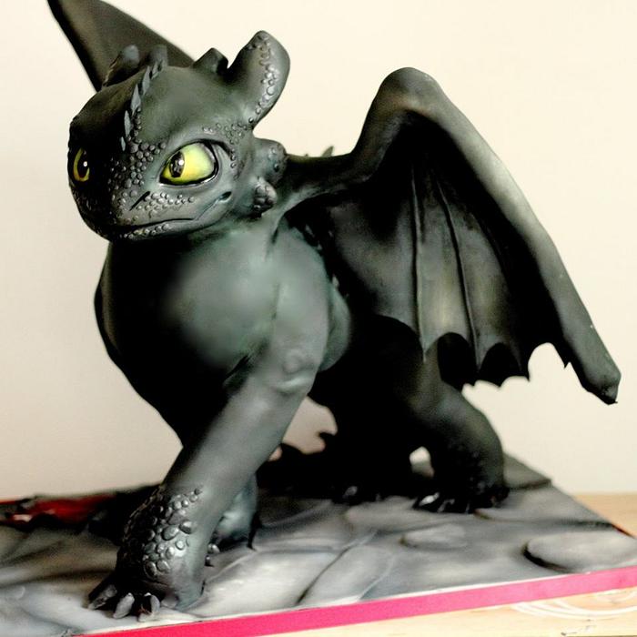 Toothless sculpted cake
