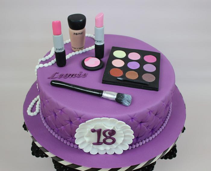 MAC Cake 18. Birthday 
