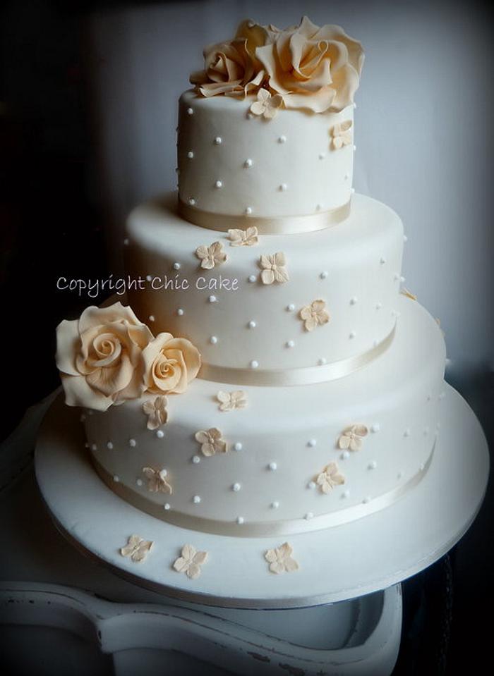 wedding cake ivory rose