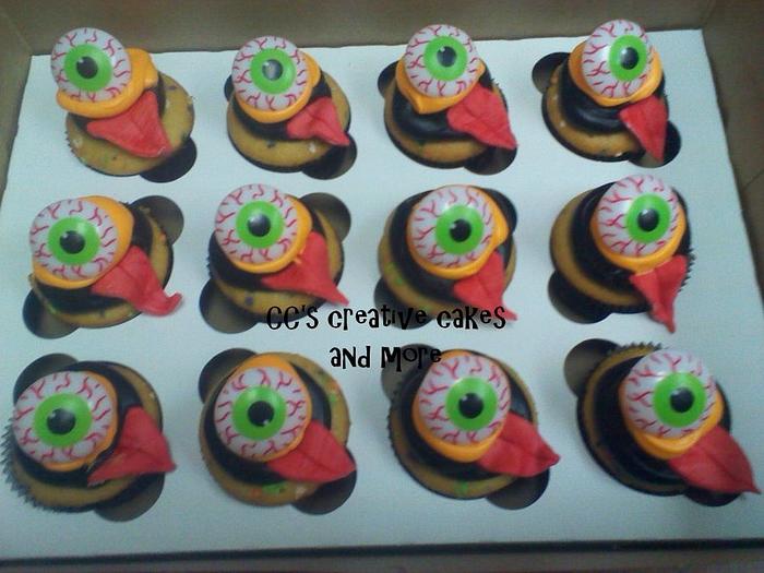 eyeballin cupcakes w/toungues