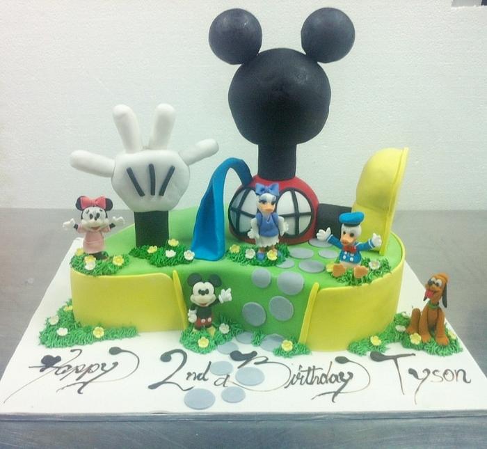 Micky mouse cake