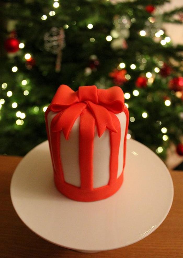 Mini Christmas Present Cakes
