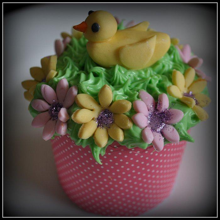 Easter duckling cupcake