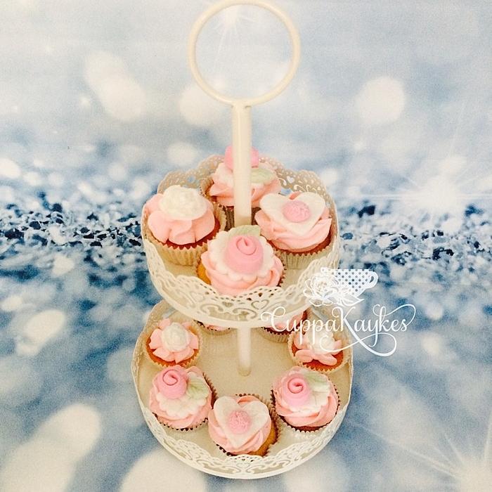 Vintage Mini Cupcakes