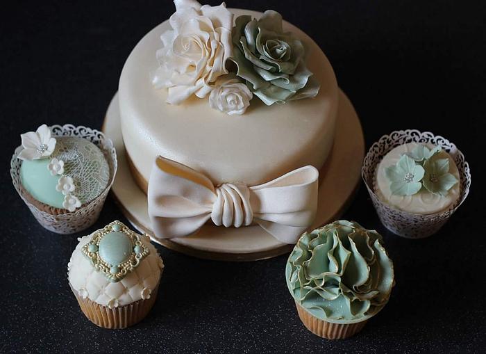 Vintage wedding cupcakes 
