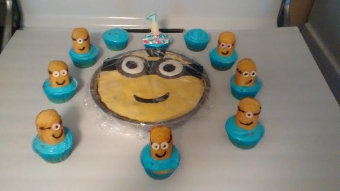 Minions cake