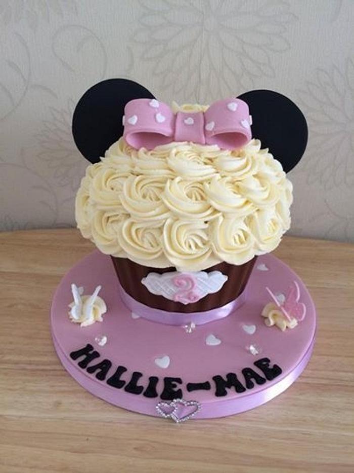 Minnie Mouse Giant Cupcake