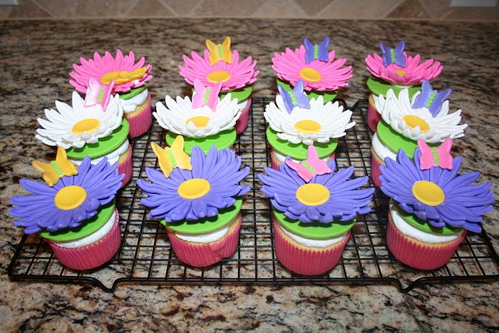 Daisy & butterfly cupcakes