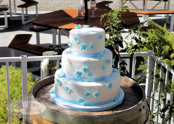Blue & Ivory wedding cake