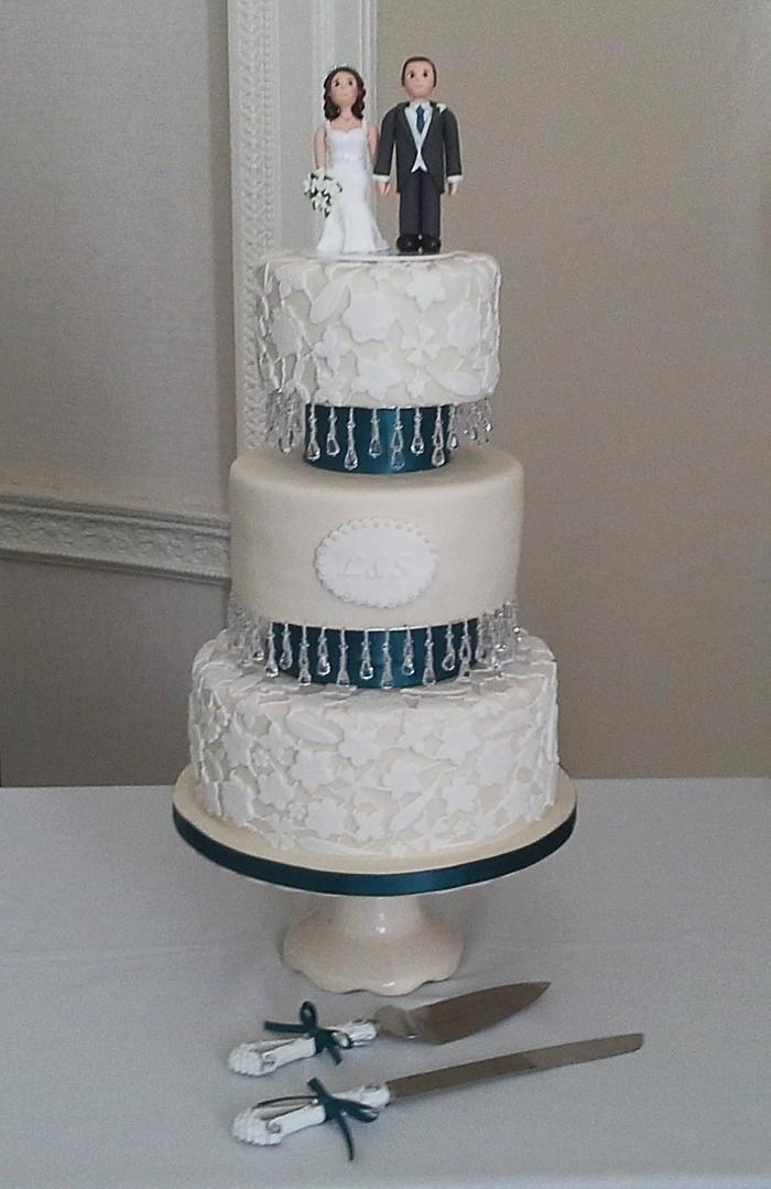 Ivory & Teal tiered wedding cake